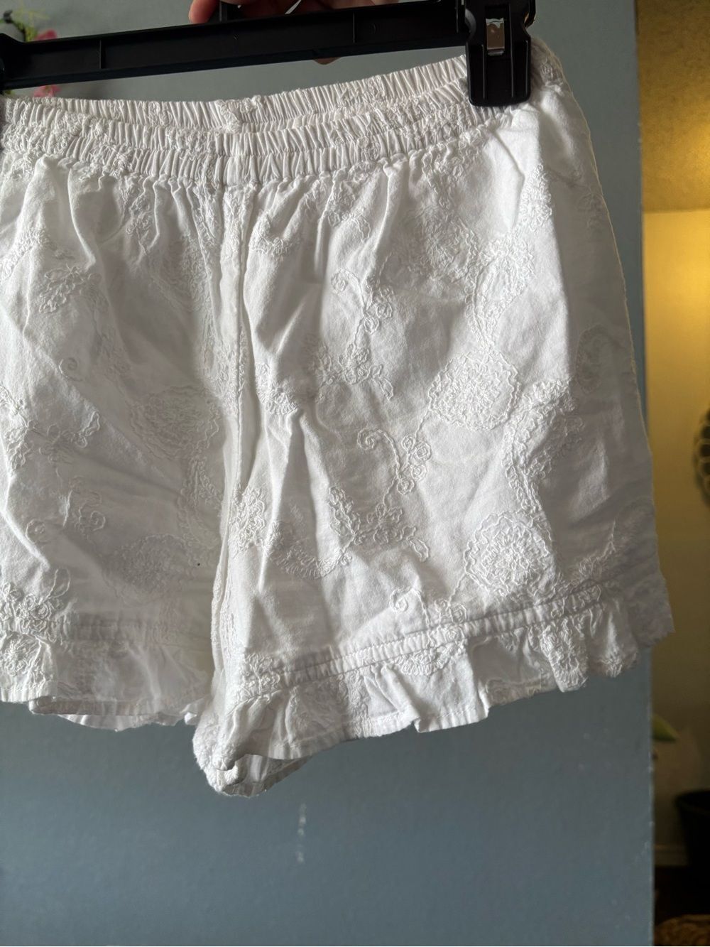 Plum Pretty Sugar White Embroidered Pajama Set Medium - Picture 4 of 10